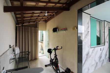 Casa de condomínio à venda com 140m², 3 quartos e 4 vagasÁrea de Serviço