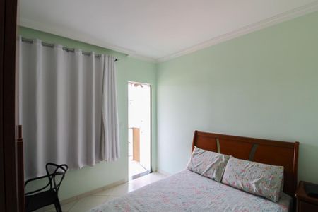 Casa de condomínio à venda com 140m², 3 quartos e 4 vagasSuíte 1