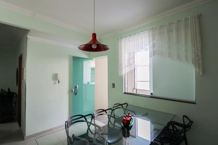 Casa de condomínio à venda com 140m², 3 quartos e 4 vagasCozinha e Sala de Jantar