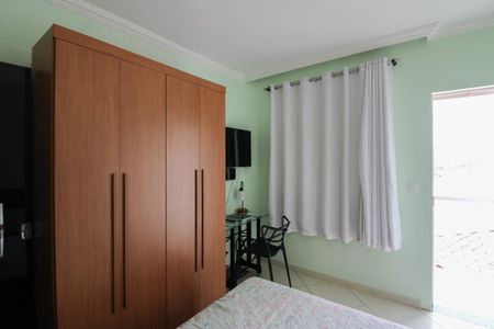 Casa de condomínio à venda com 140m², 3 quartos e 4 vagasSuíte 1