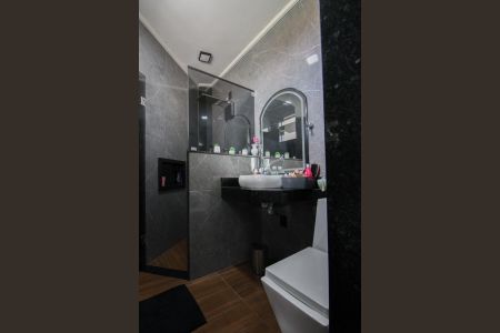 Casa de condomínio à venda com 140m², 3 quartos e 4 vagasBanheiro da Suíte 2