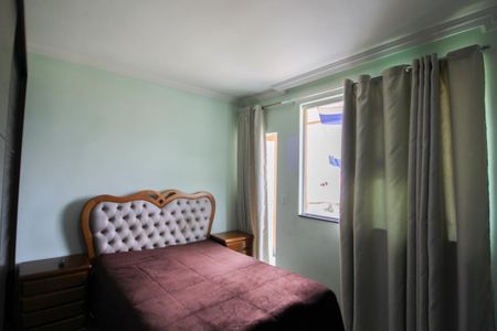 Casa de condomínio à venda com 140m², 3 quartos e 4 vagasSuíte 2