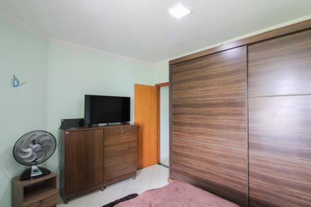 Casa de condomínio à venda com 140m², 3 quartos e 4 vagasSuíte 2