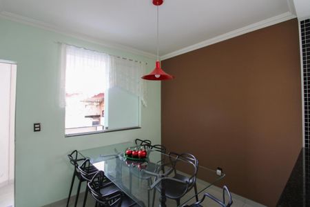 Casa de condomínio à venda com 140m², 3 quartos e 4 vagasCozinha e Sala de Jantar