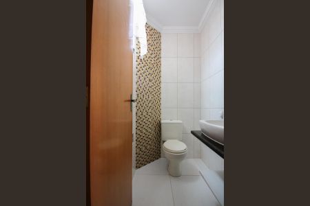 Casa de condomínio à venda com 140m², 3 quartos e 4 vagasLavabo