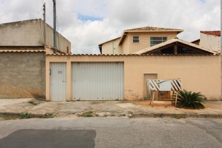 Casa de condomínio à venda com 140m², 3 quartos e 4 vagasFachada