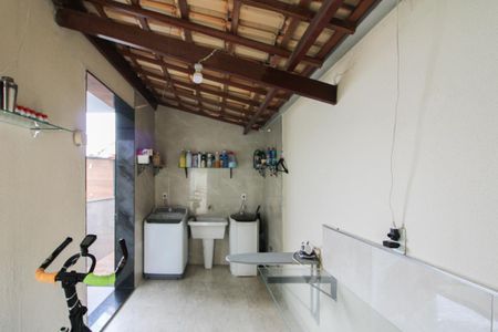 Casa de condomínio à venda com 140m², 3 quartos e 4 vagasÁrea de Serviço