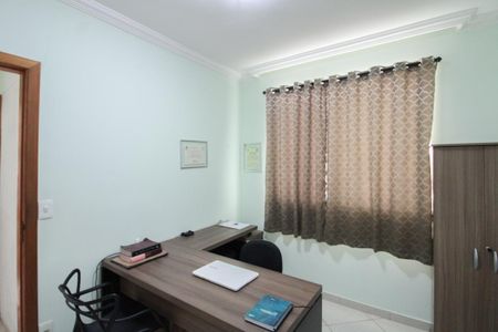 Casa de condomínio à venda com 140m², 3 quartos e 4 vagasQuarto 1