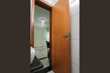 Casa de condomínio à venda com 140m², 3 quartos e 4 vagasLavabo