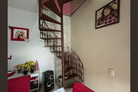 Sala de casa para alugar com 2 quartos, 72m² em Engenheiro Leal, Rio de Janeiro