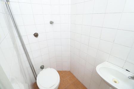 Apartamento para alugar com 70m², 2 quartos e 2 vagasBanheiro de serviço