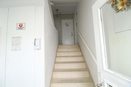 Apartamento para alugar com 70m², 2 quartos e 2 vagasEscada