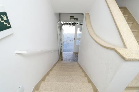 Apartamento para alugar com 70m², 2 quartos e 2 vagasEscada