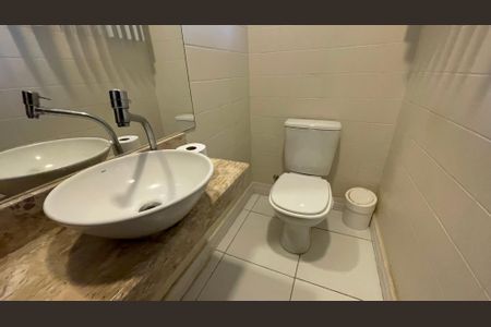 Casa à venda com 356m², 7 quartos e 2 vagas Casa à venda com 356m², 7 quartos e 2 vagasLavabo