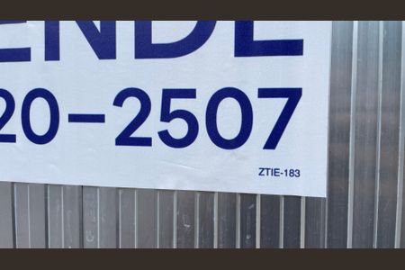 Casa à venda com 356m², 7 quartos e 2 vagas Casa à venda com 356m², 7 quartos e 2 vagasPlaquinha