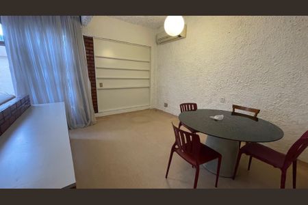 Casa à venda com 356m², 7 quartos e 2 vagas Casa à venda com 356m², 7 quartos e 2 vagasSala 2