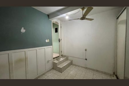 Casa à venda com 356m², 7 quartos e 2 vagas Casa à venda com 356m², 7 quartos e 2 vagasQuarto 4