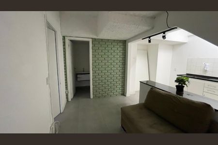 Sala 3 de casa para alugar com 7 quartos, 356m² em Jardim Guanabara, Rio de Janeiro