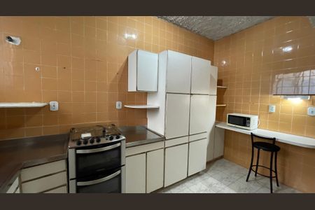 Casa à venda com 356m², 7 quartos e 2 vagas Casa à venda com 356m², 7 quartos e 2 vagasCozinha