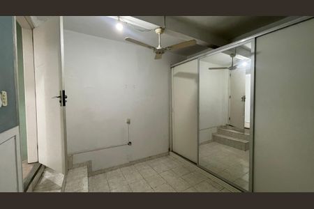 Casa à venda com 356m², 7 quartos e 2 vagas Casa à venda com 356m², 7 quartos e 2 vagasQuarto 4