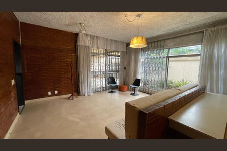 Casa à venda com 356m², 7 quartos e 2 vagas Casa à venda com 356m², 7 quartos e 2 vagasSala 2
