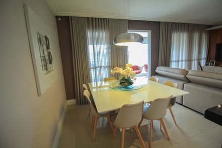 Apartamento à venda com 110m², 3 quartos e 2 vagasSala