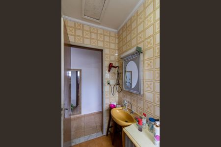 Casa à venda com 220m², 3 quartos e 2 vagasBanheiro 