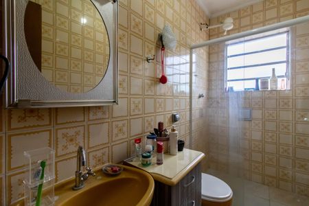 Casa à venda com 220m², 3 quartos e 2 vagasBanheiro 