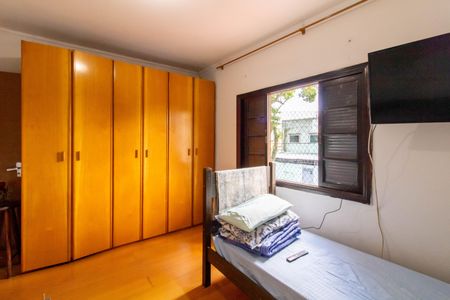 Casa à venda com 220m², 3 quartos e 2 vagasQuarto 2