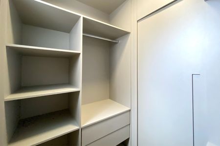 Apartamento à venda com 87m², 2 quartos e 2 vagasCloset da Suíte 1