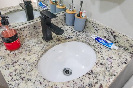 Banheiro Social de apartamento à venda com 2 quartos, 70m² em Jardim Regina Alice, Barueri