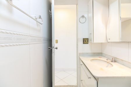 Apartamento para alugar com 70m², 3 quartos e 2 vagasBanheiro 