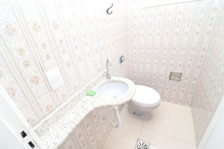 Casa para alugar com 300m², 4 quartos e 6 vagasLavabo 2