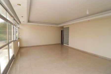 Sala de casa para alugar com 4 quartos, 300m² em Jardim Guanabara, Rio de Janeiro