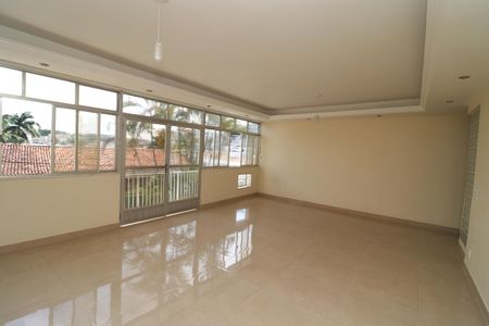 Sala de casa para alugar com 4 quartos, 300m² em Jardim Guanabara, Rio de Janeiro