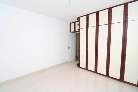 Casa para alugar com 300m², 4 quartos e 6 vagasQuarto 2