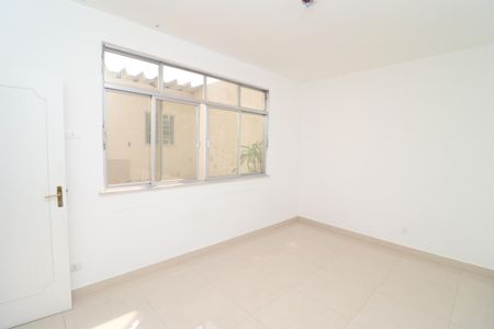 Quarto 1 de casa para alugar com 4 quartos, 300m² em Jardim Guanabara, Rio de Janeiro