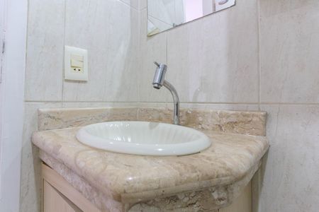 Apartamento à venda com 70m², 3 quartos e 2 vagasBanheiro Social