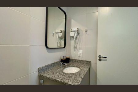 Apartamento para alugar com 27m², 1 quarto e sem vaga Apartamento para alugar com 27m², 1 quarto e sem vagaBanheiro da Suíte