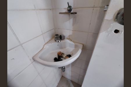 Apartamento à venda com 81m², 3 quartos e 1 vaga Apartamento à venda com 81m², 3 quartos e 1 vagaBanheiro da Suíte 2