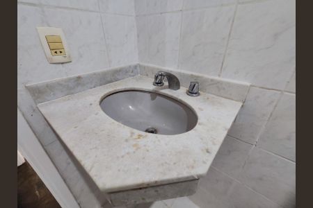 Apartamento à venda com 81m², 3 quartos e 1 vaga Apartamento à venda com 81m², 3 quartos e 1 vagaBanheiro social