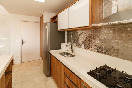 Apartamento para alugar com 120m², 2 quartos e 2 vagas Apartamento para alugar com 120m², 2 quartos e 2 vagasCozinha