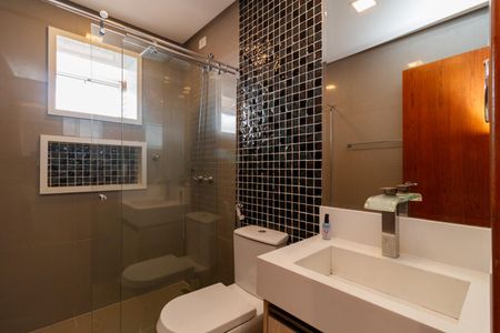 Apartamento para alugar com 120m², 2 quartos e 2 vagas Apartamento para alugar com 120m², 2 quartos e 2 vagasBanheiro da suíte 2