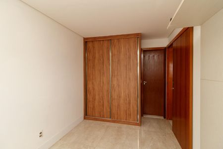 Apartamento para alugar com 120m², 2 quartos e 2 vagas Apartamento para alugar com 120m², 2 quartos e 2 vagasSuíte