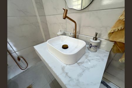 Apartamento para alugar com 65m², 2 quartos e 1 vagaBanheiro - torneira