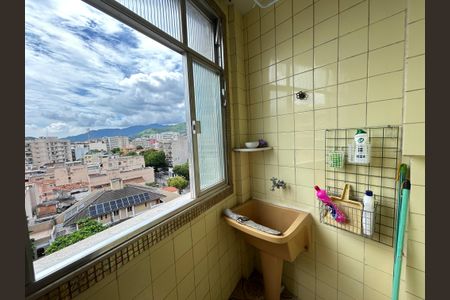 Apartamento para alugar com 65m², 2 quartos e 1 vagaÁrea de Serviço