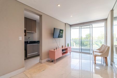 Sala de apartamento à venda com 1 quarto, 70m² em Empresarial 18 do Forte, Barueri