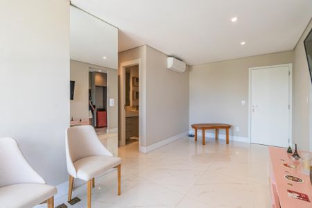 Sala de apartamento à venda com 1 quarto, 70m² em Empresarial 18 do Forte, Barueri