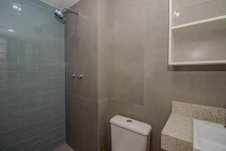 Apartamento à venda com 70m², 2 quartos e 1 vaga Apartamento à venda com 70m², 2 quartos e 1 vagaBanheiro da Suíte