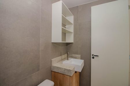 Apartamento à venda com 70m², 2 quartos e 1 vaga Apartamento à venda com 70m², 2 quartos e 1 vagaBanheiro da Suíte